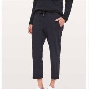 Lululemon - On the Fly Crop Black